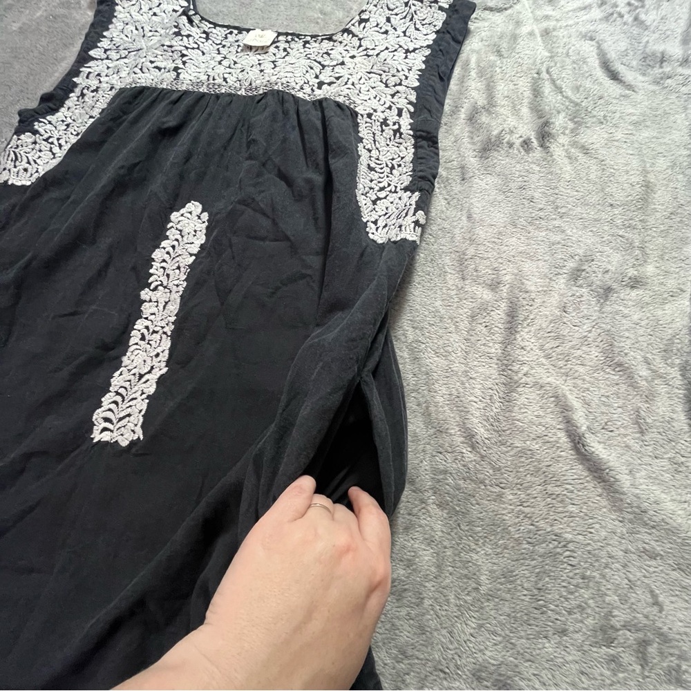 j. marie Black Large Dress with White Floral Embroidered with Pockets - Picture 6 of 7